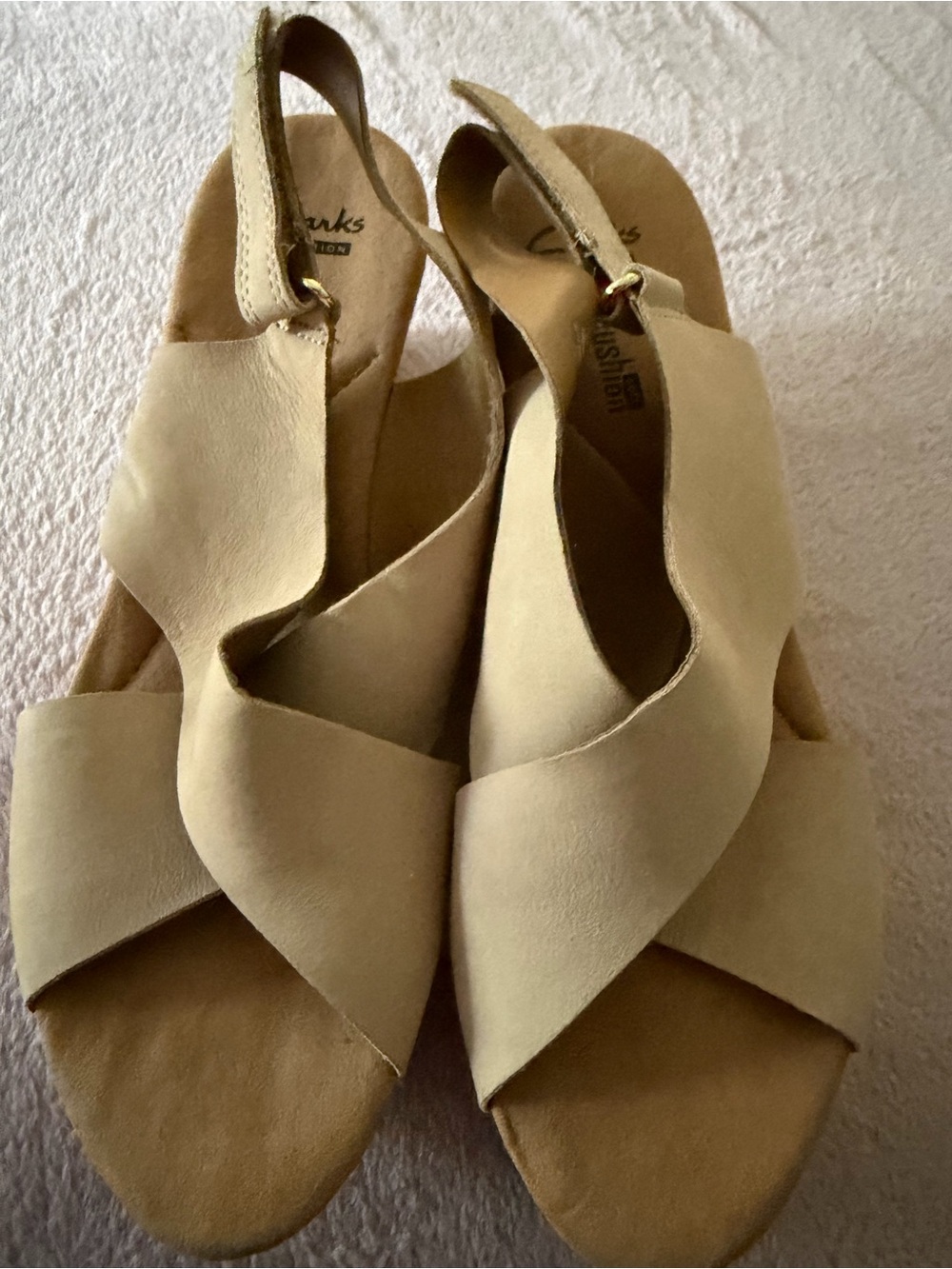 Clarks Women’s Beige Suede Slingback Sandals 8 1/2